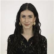 Graduada de enseñanzas profesionales de piano en el Conservatorio de León. Ofrezco clases de piano, refuerzo o lenguaje musical